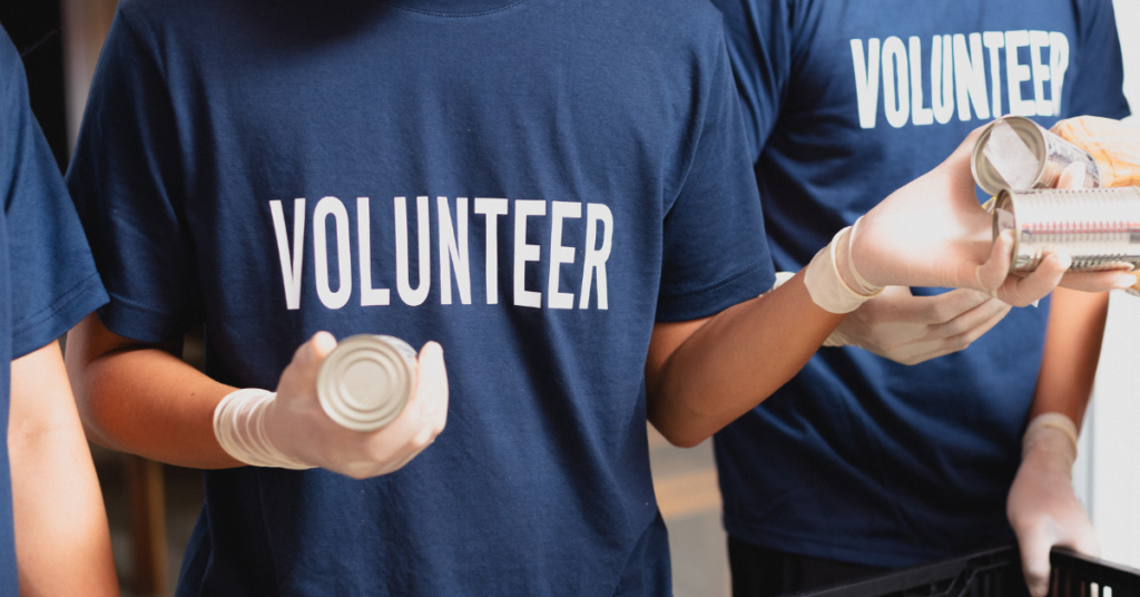 BEAUTIFUL! 8 Inspiring Stories of Volunteers Who Made a Difference