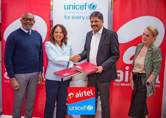 Group photograph in the UNICEF, Airtel Africa and Nigeria Education Ministry