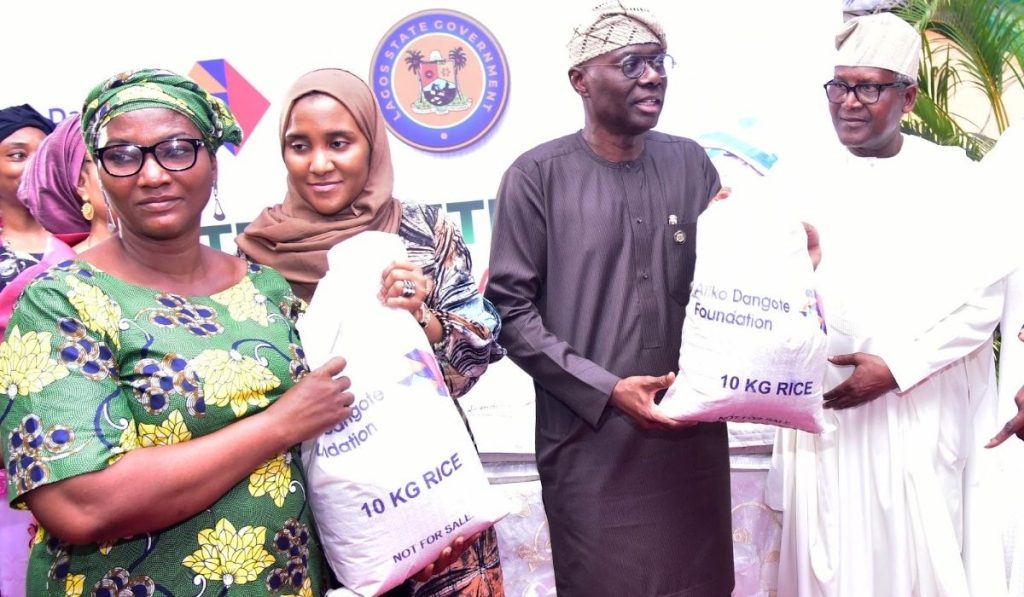 Aliko Dangote and governor Sanwo-Olu of Lagos State with others in a group photo