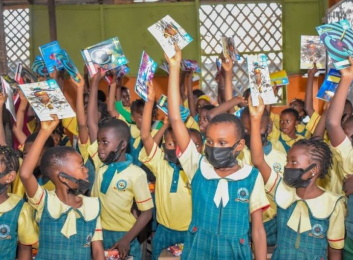 African School pupils benefiting from a CSR action