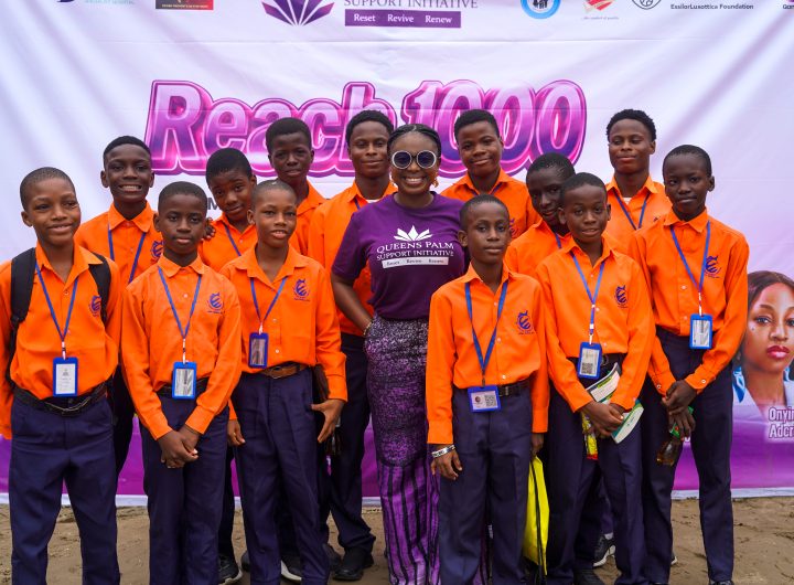 Queens Palm Support with students